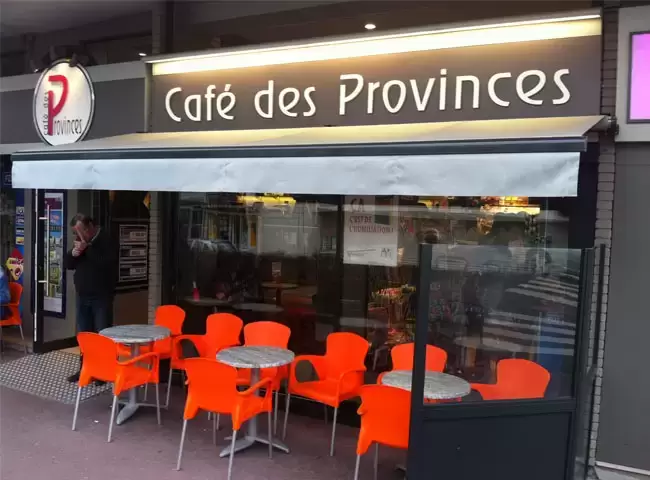 Façade vitrine bar des Provinces Façade vitrine bar des Provinces