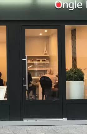 Miroiterie et menuiserie - PORTE DE MAGASIN SUR ROUEN