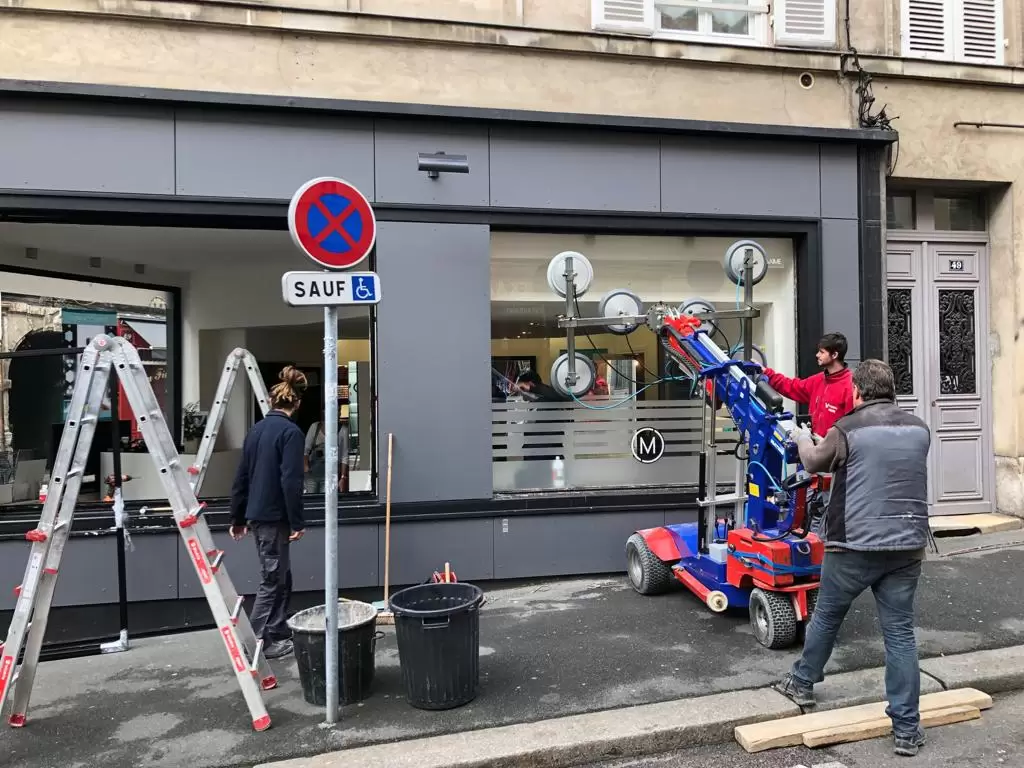 Miroiterie et menuiserie - REMPLACEMENT DE VITRAGE DE MAGASIN CASSEE SUR ROUEN