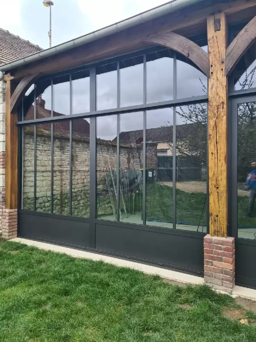Ensemble de profilés ALU et fenêtres aluminium Technal