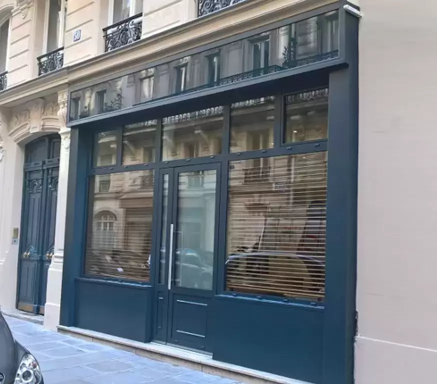 Devanture de magasin en aluminium anthracite Devanture de magasin en aluminium anthracite