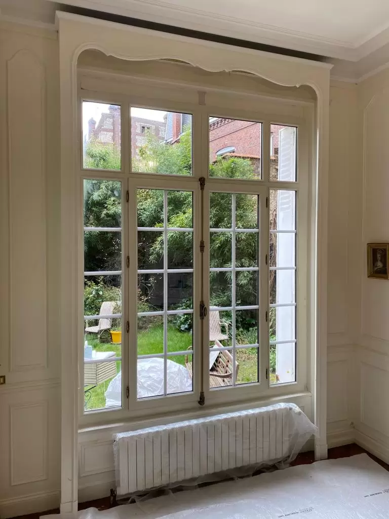 Miroiterie et menuiserie - Fenêtre bois traditionnelles de marque ATULAM