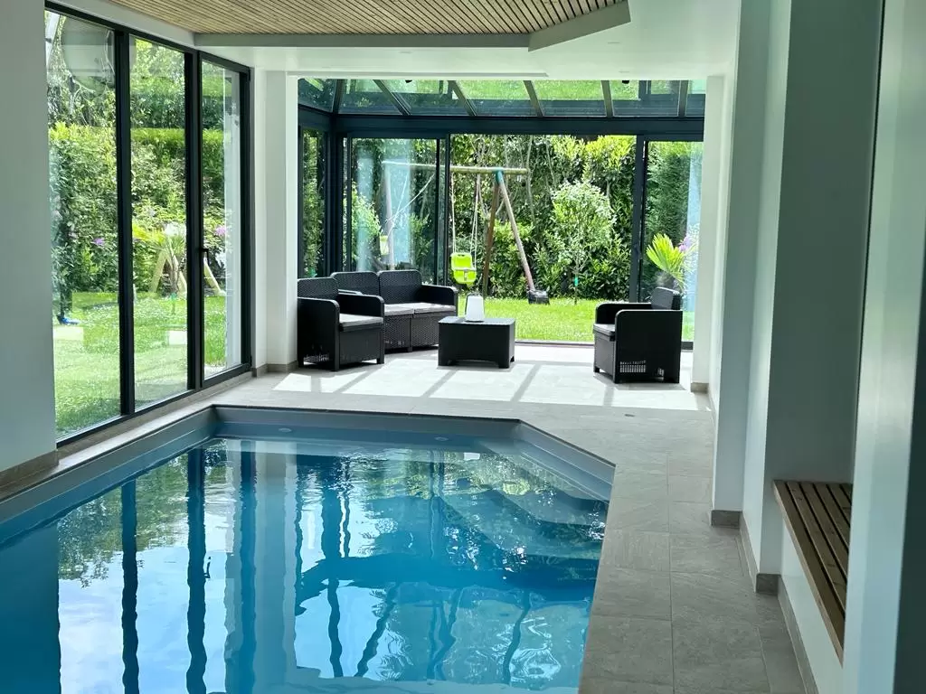Vérandas, pergolas et SPA - FOURNITURE ET POSE D'UNE EXTENSION VITREE EN ALUMINIUM