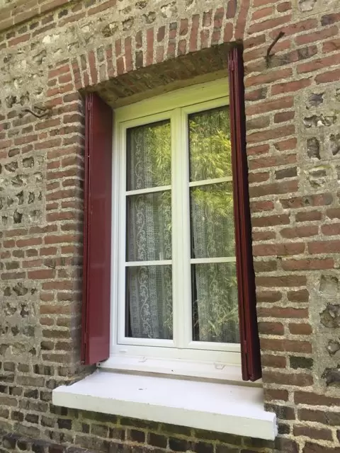 Miroiterie et menuiserie - POSE DE FENETRES MIXTE BOIS ALUMINIUM sur THIOUVILLE