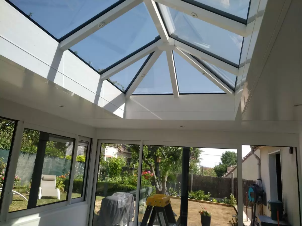 Vérandas, pergolas et SPA - POSE D UNE VERANDA EN ALUMINIUM A EPONE Vérandas, pergolas et SPA - POSE D UNE VERANDA EN ALUMINIUM A EPONE