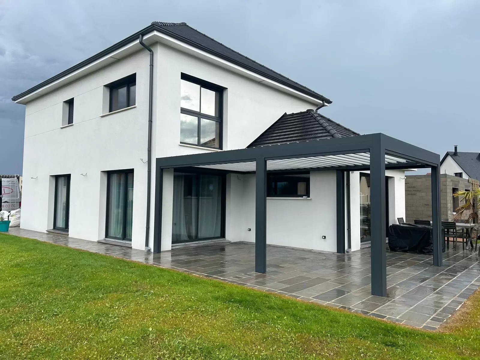 POSE PERGOLA BIOCLIMATIQUE SUR BELBEUF POSE PERGOLA BIOCLIMATIQUE SUR BELBEUF
