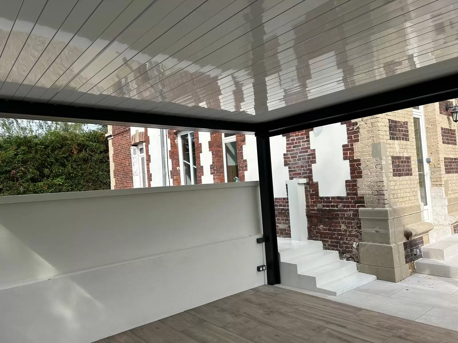 Vérandas, pergolas et SPA - FOURNITURE ET POSE D'UNE PERGOLA BIOCLIMATIQUE SUR DEVILLE LES ROUEN