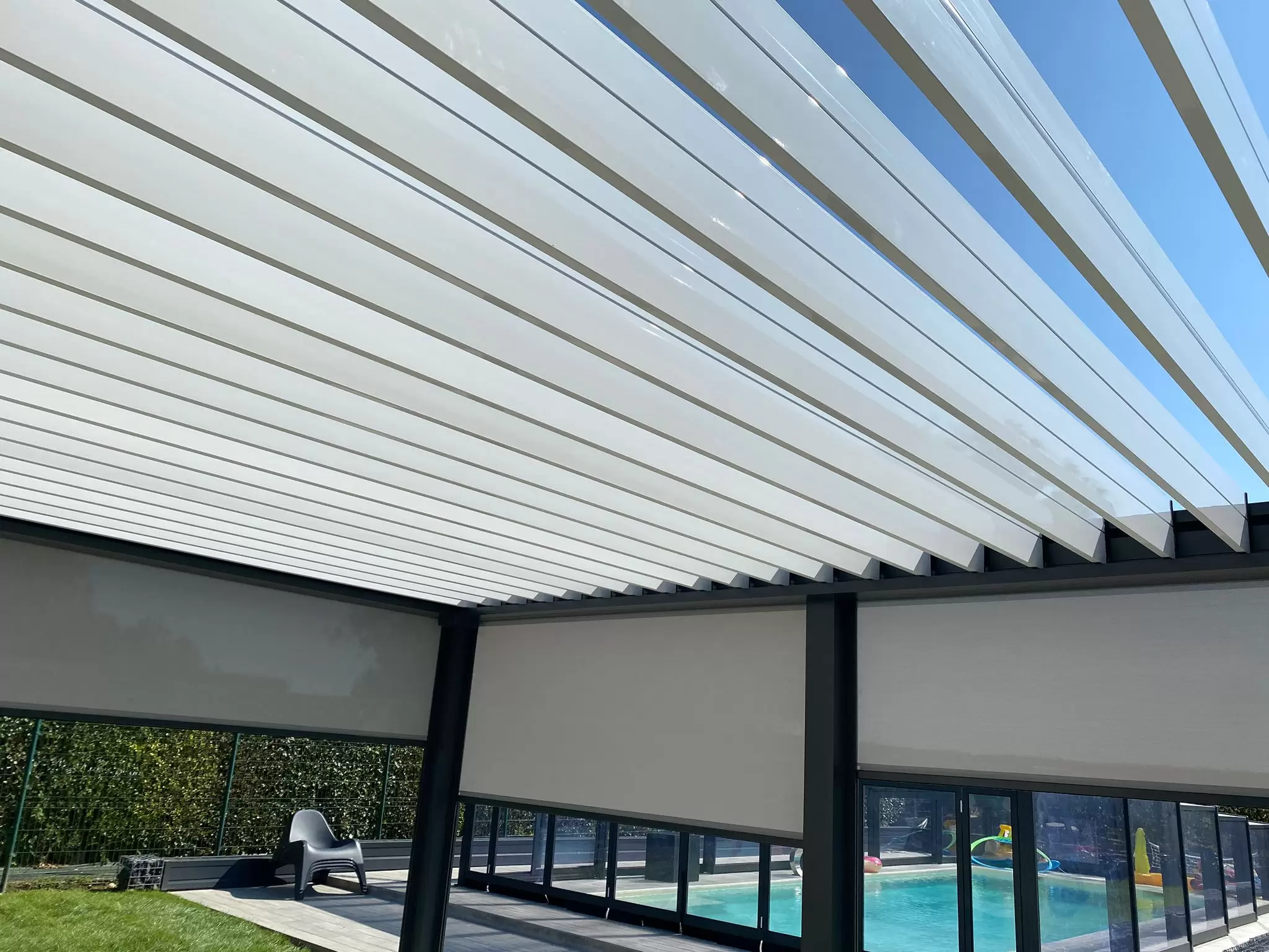 Vérandas, pergolas et SPA - POSE PERGOLA BIOCLIMATIQUE SUR BOSC GUERARD Vérandas, pergolas et SPA - POSE PERGOLA BIOCLIMATIQUE SUR BOSC GUERARD