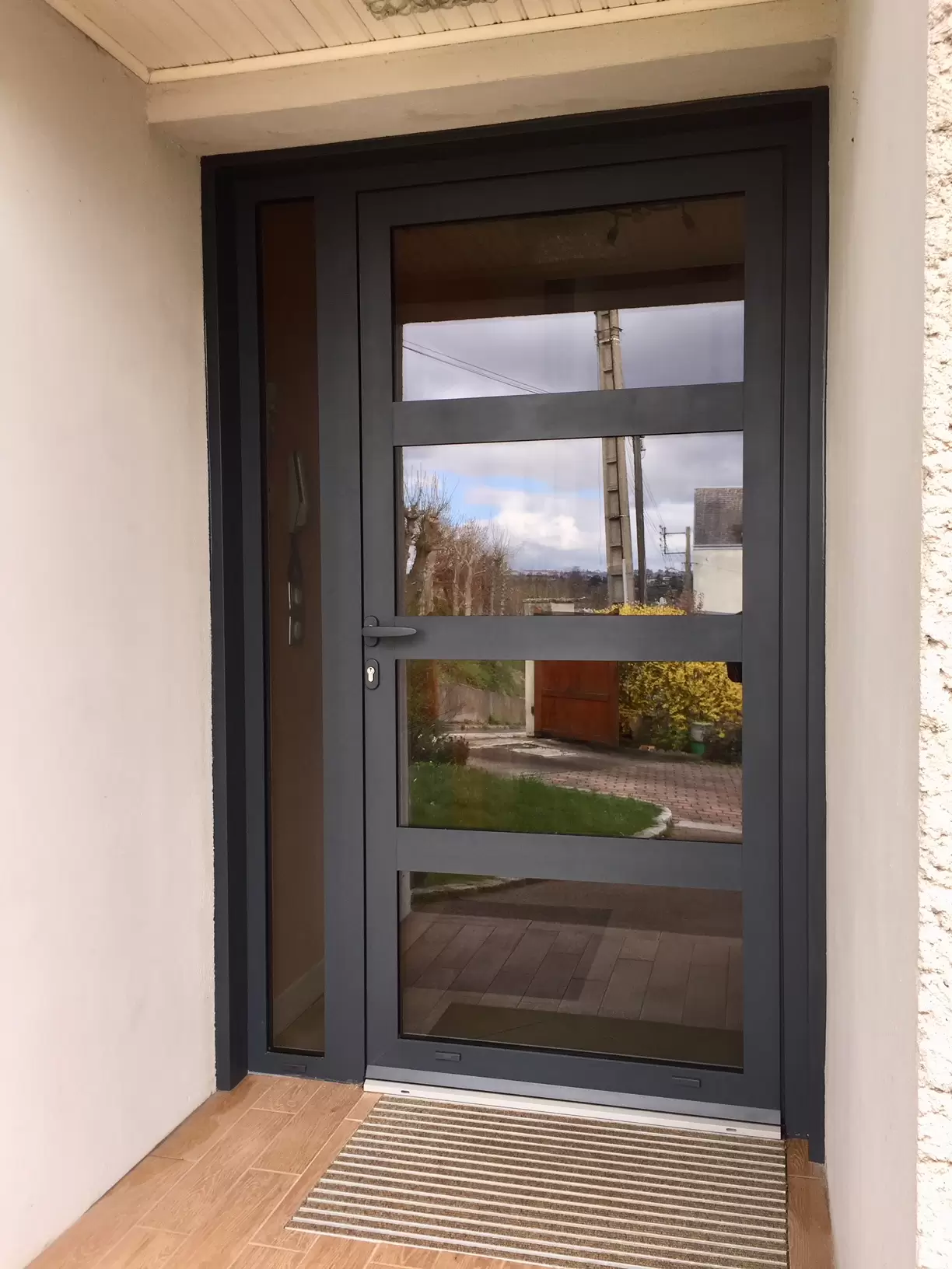 Miroiterie et menuiserie - porte en aluminium TECHNAL sur mesure BONSECOURS Miroiterie et menuiserie - porte en aluminium TECHNAL sur mesure BONSECOURS