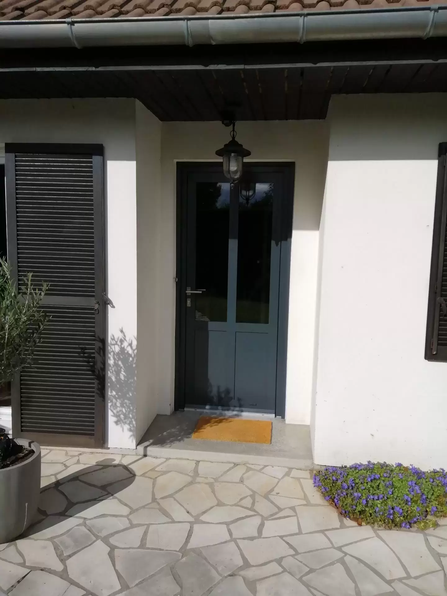 Miroiterie et menuiserie - PORTE D ENTREE EN ALUMINIUM DE MARQUE TECHNAL