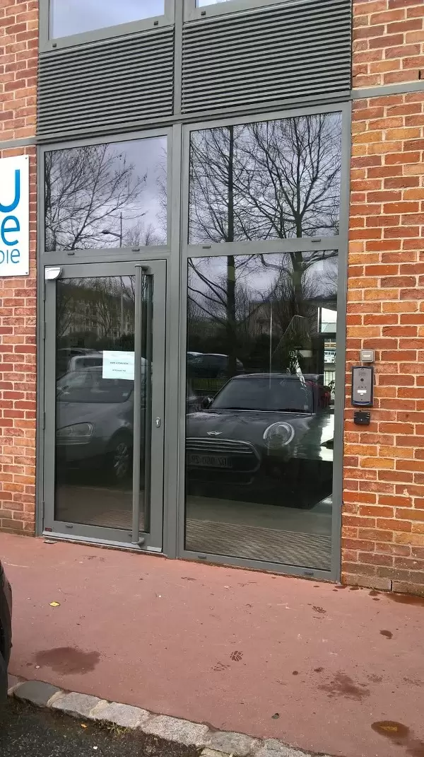 Miroiterie et menuiserie - PORTE DE MAGASIN SUR ROUEN