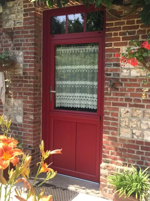 Miroiterie et menuiserie - POSE DE FENETRES MIXTE BOIS ALUMINIUM sur THIOUVILLE