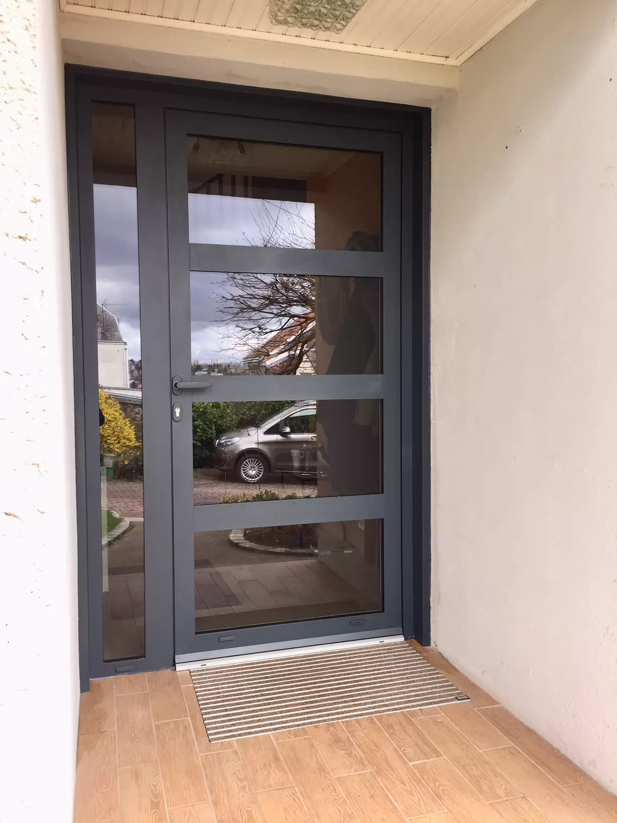Miroiterie et menuiserie - PORTE D ENTREE EN ALUMINIUM DE MARQUE TECHNAL