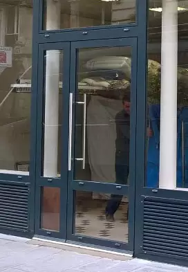 Miroiterie et menuiserie - PORTE DE MAGASIN SUR ROUEN