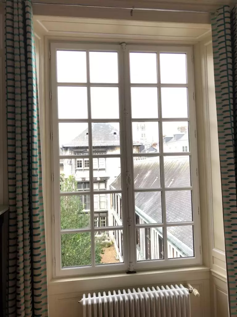 Miroiterie et menuiserie - Rénovation des fenêtres en bois sur un site classé de ROUEN Miroiterie et menuiserie - Rénovation des fenêtres en bois sur un site classé de ROUEN