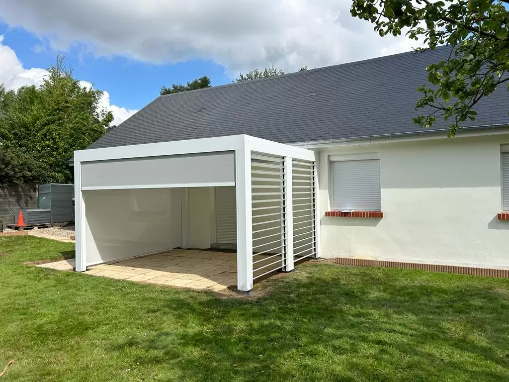 Vérandas, pergolas et SPA - PERGOLA BIOCLIMATIQUE BLANCHE Vérandas, pergolas et SPA - PERGOLA BIOCLIMATIQUE BLANCHE