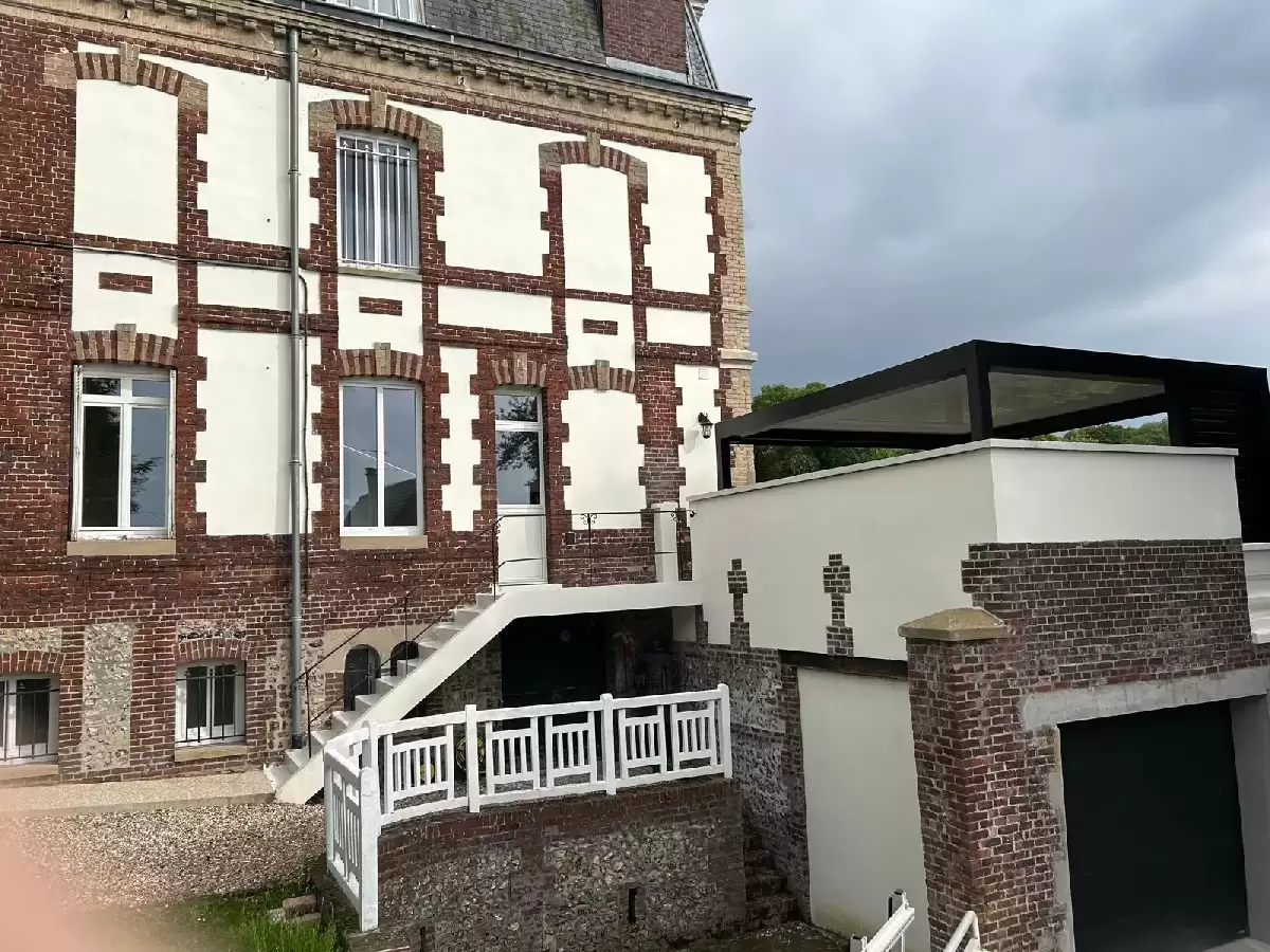 Vérandas, pergolas et SPA - FOURNITURE ET POSE D'UNE PERGOLA BIOCLIMATIQUE SUR DEVILLE LES ROUEN