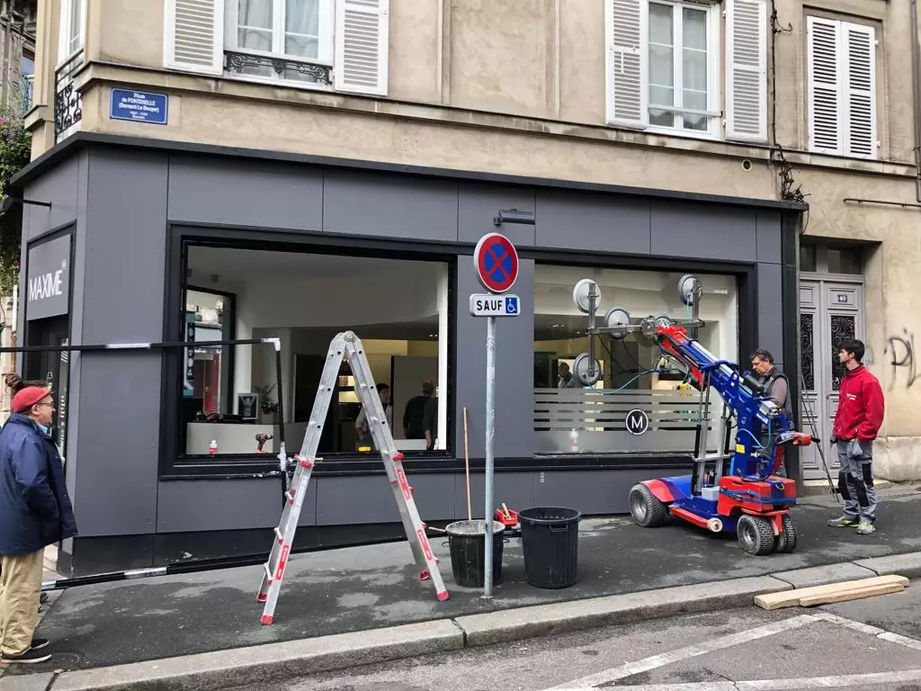 Miroiterie et menuiserie - REMPLACEMENT DE VITRAGE DE MAGASIN CASSEE SUR ROUEN