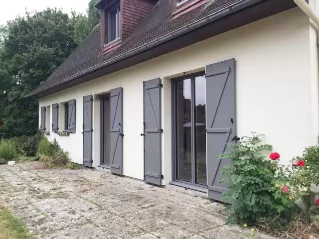 Miroiterie et menuiserie - rénovation des fenêtres et porte d'une maison à SAINT OUEN DE THOUBERVILLE Miroiterie et menuiserie - rénovation des fenêtres et porte d'une maison à SAINT OUEN DE THOUBERVILLE