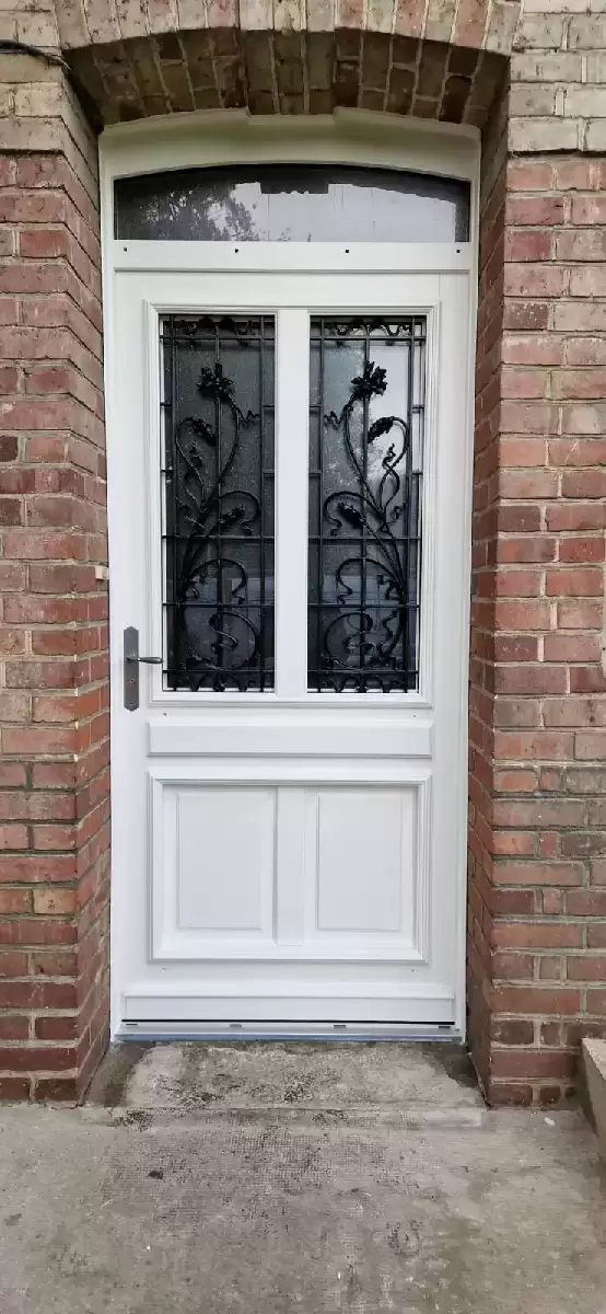 Porte en bois en rénovation de marque Atulam à Rouen Porte en bois en rénovation de marque Atulam à Rouen