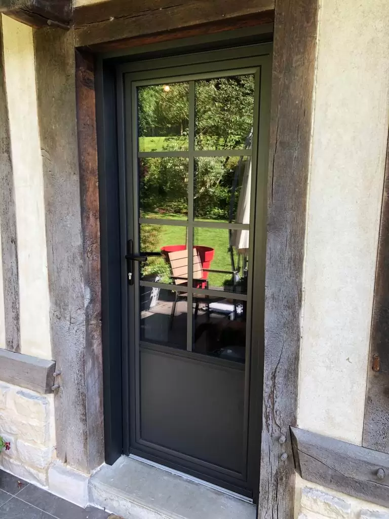 Miroiterie et menuiserie - Rénovation de menuiseries en aluminium (porte d'entrée et fenêtres) sur SAINT MARTIN DU VIVIER Miroiterie et menuiserie - Rénovation de menuiseries en aluminium (porte d'entrée et fenêtres) sur SAINT MARTIN DU VIVIER