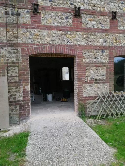 Miroiterie et menuiserie - REHABILITATION PORTE EN ALUMINIUM DANS UNE DEPENDANCE à GONFREVRILLE L 'ORCHER Miroiterie et menuiserie - REHABILITATION PORTE EN ALUMINIUM DANS UNE DEPENDANCE à GONFREVRILLE L 'ORCHER
