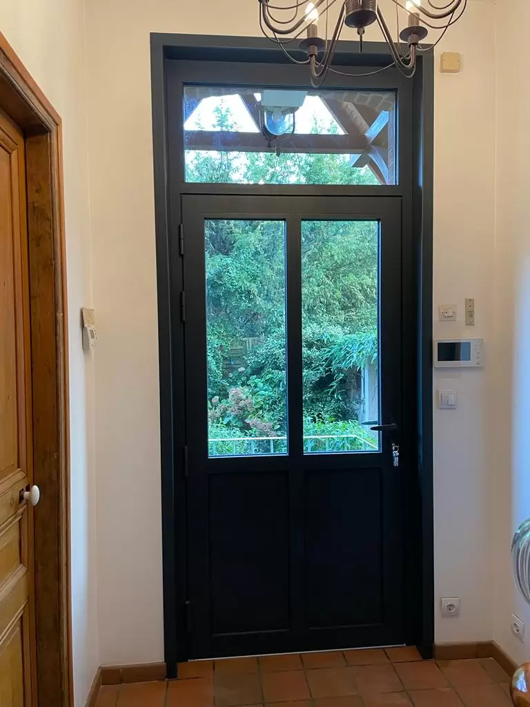Miroiterie et menuiserie - PORTE EN ALUMINIUM SUR MESURE DE MARQUE TECHNAL