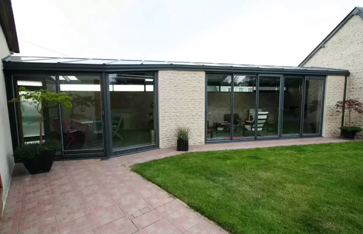 Véranda double pente anthracite 7016 Véranda double pente anthracite 7016