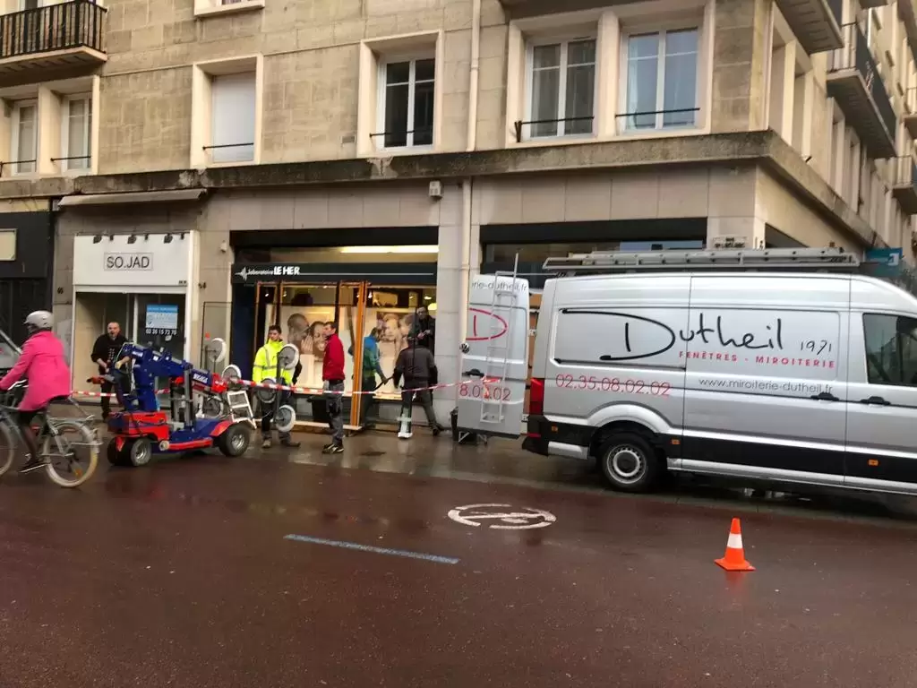 Remplacement vitrage casse magasin Le Her Rouen Remplacement vitrage casse magasin Le Her Rouen